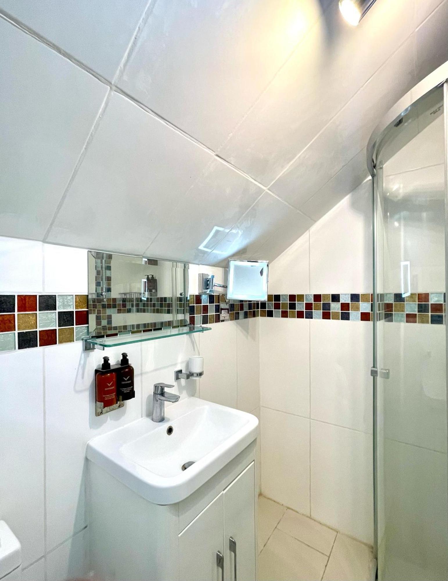 Crompton Guest House Hounslow Exteriér fotografie